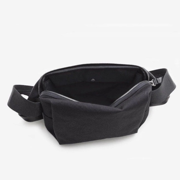 Cote & Ciel Isarau S Alias Leather Black-NWT, & storage bag, never used - Picture 7 of 15